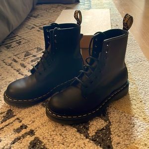 Dr Martens Air Wave Lace up Boots